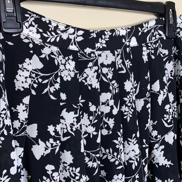 TALBOTS.....midi floral skirt - Picture 3 of 5